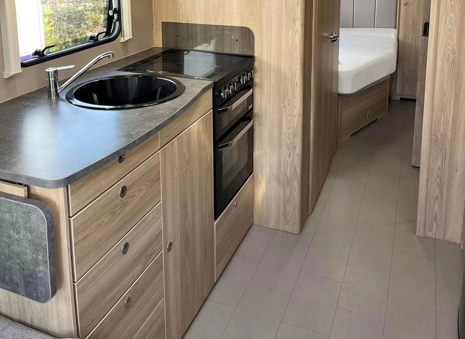 rv kitchen cabinet1