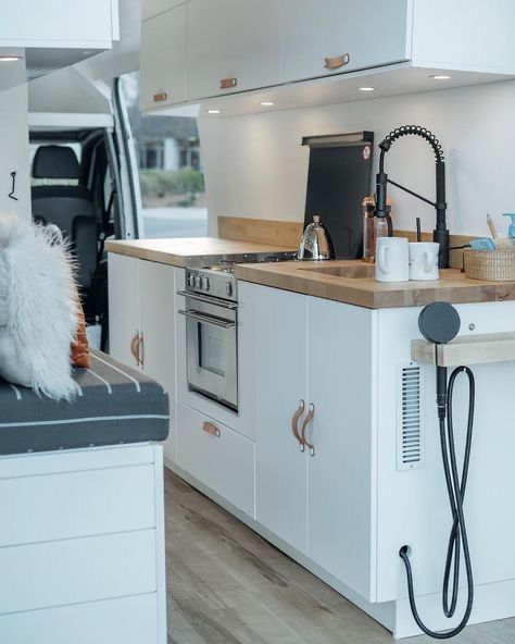 rv kitchen cabinet3
