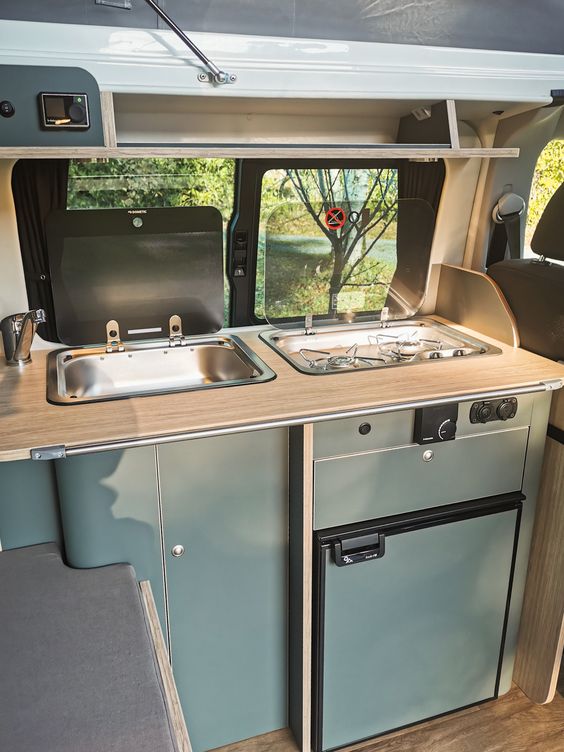 rv kitchen cabinet5