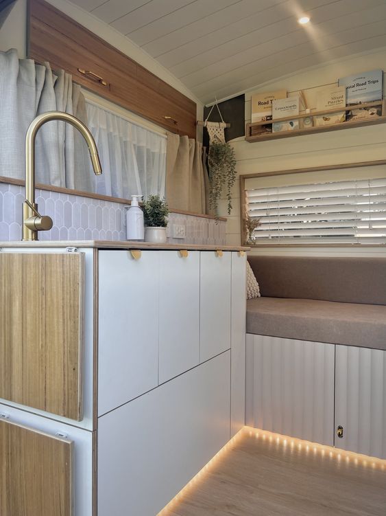 rv kitchen cabinet3