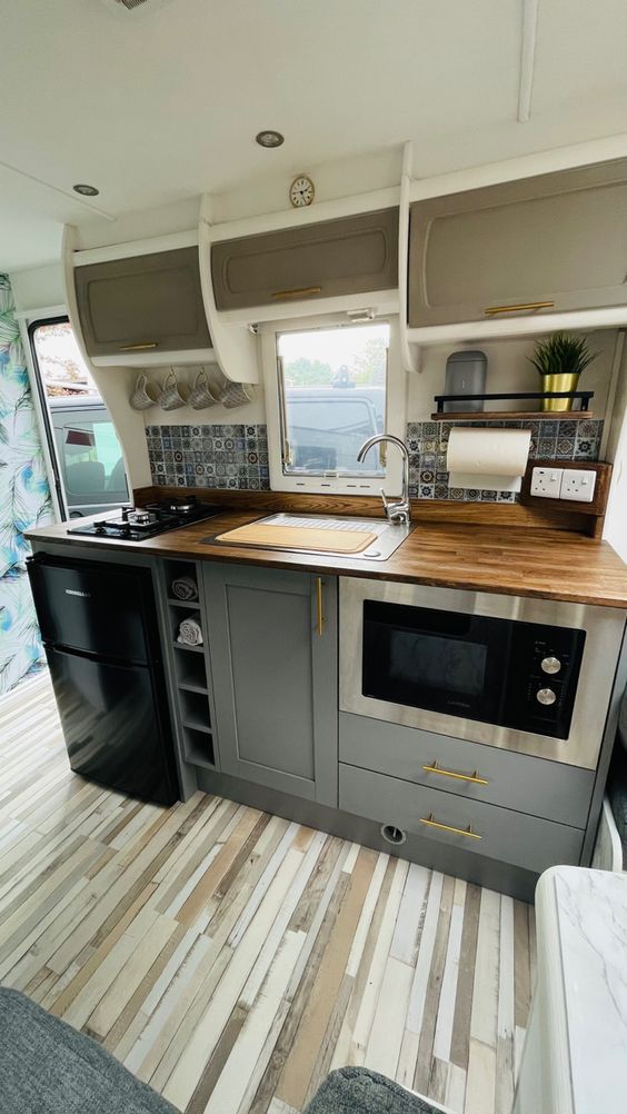 rv kitchen cabinet2