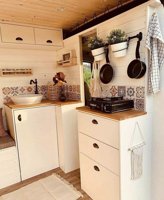 rv kitchen cabinet1