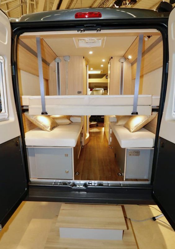 RV lift bed