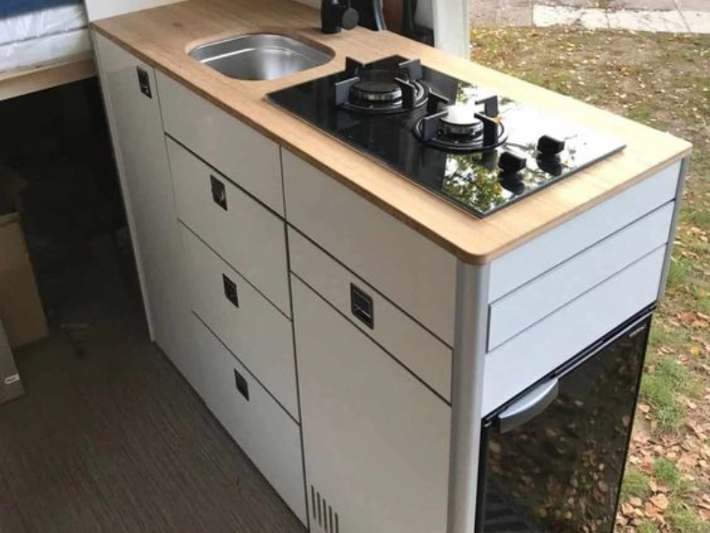 How Do Aluminum Furniture Manufacturers Deal With Sustainable Development?