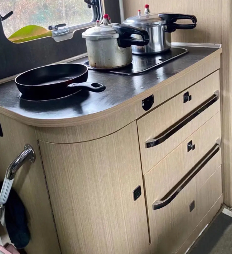 rv kitchen cabinet6